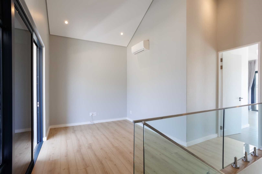 To Let 5 Bedroom Property for Rent in Val De Vie Estate Western Cape